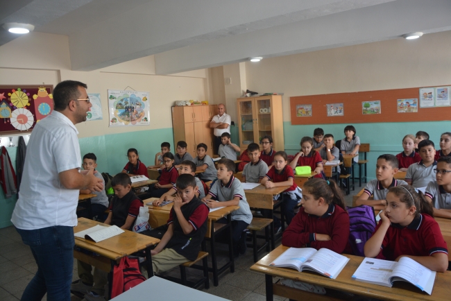 6 tek yumurta ikizi aynı sınıfa düştü